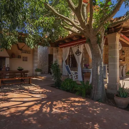 Vinyes Grau Villa *